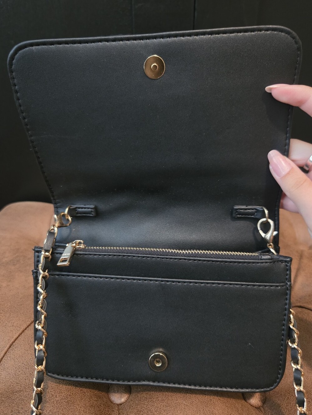 Bebe Sophia Black Quilted Crossbody with Gold Chain Strap - Picture 8 of 16